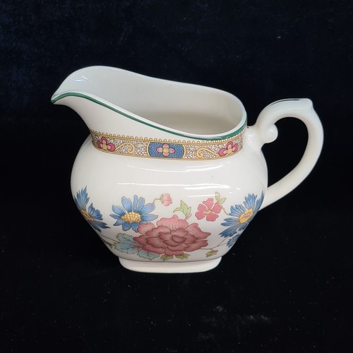 115 - A Myott Staffordshire England part dinner service set in the 