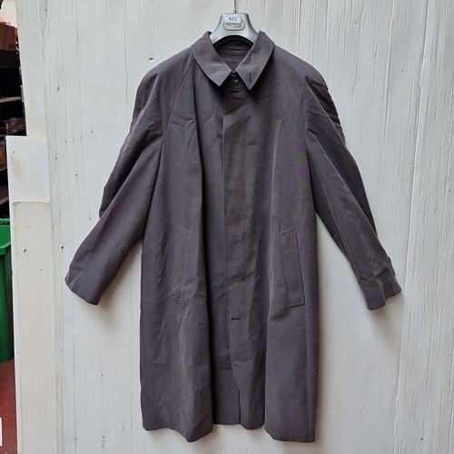 425 - A grey Allegri single-breasted coat, with concealed front fastening, long sleeves and side pockets, ... 