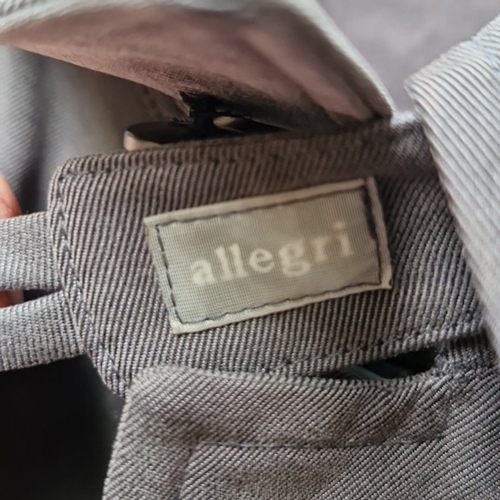 425 - A grey Allegri single-breasted coat, with concealed front fastening, long sleeves and side pockets, ... 