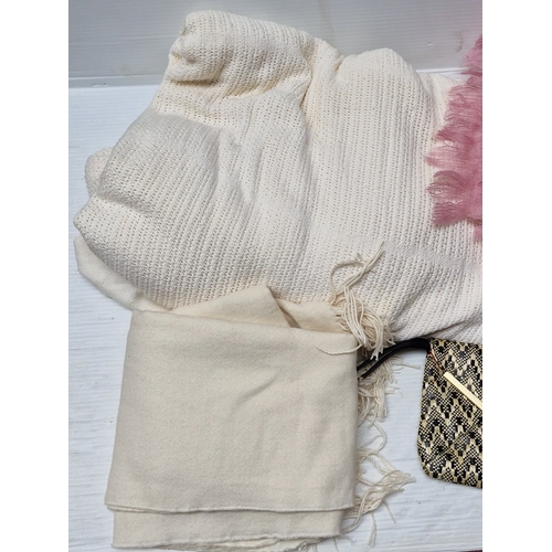 463 - A group of assorted fashion accessories, including woven clutch bag with gilt-tone trim, beige shoul... 