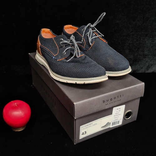 376 - A pair of Bugatti designer gents classy trainers size 43. In very good condition housed in original ... 