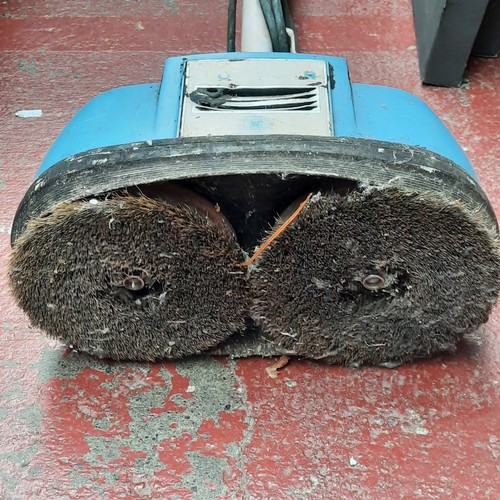 418 - A wonderful vintage 1960s hand held hoover.