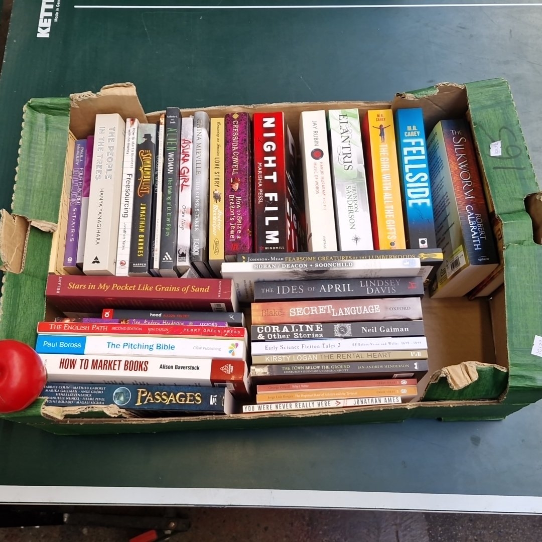 An excellent collection of mostlly as new modern paperback books ...