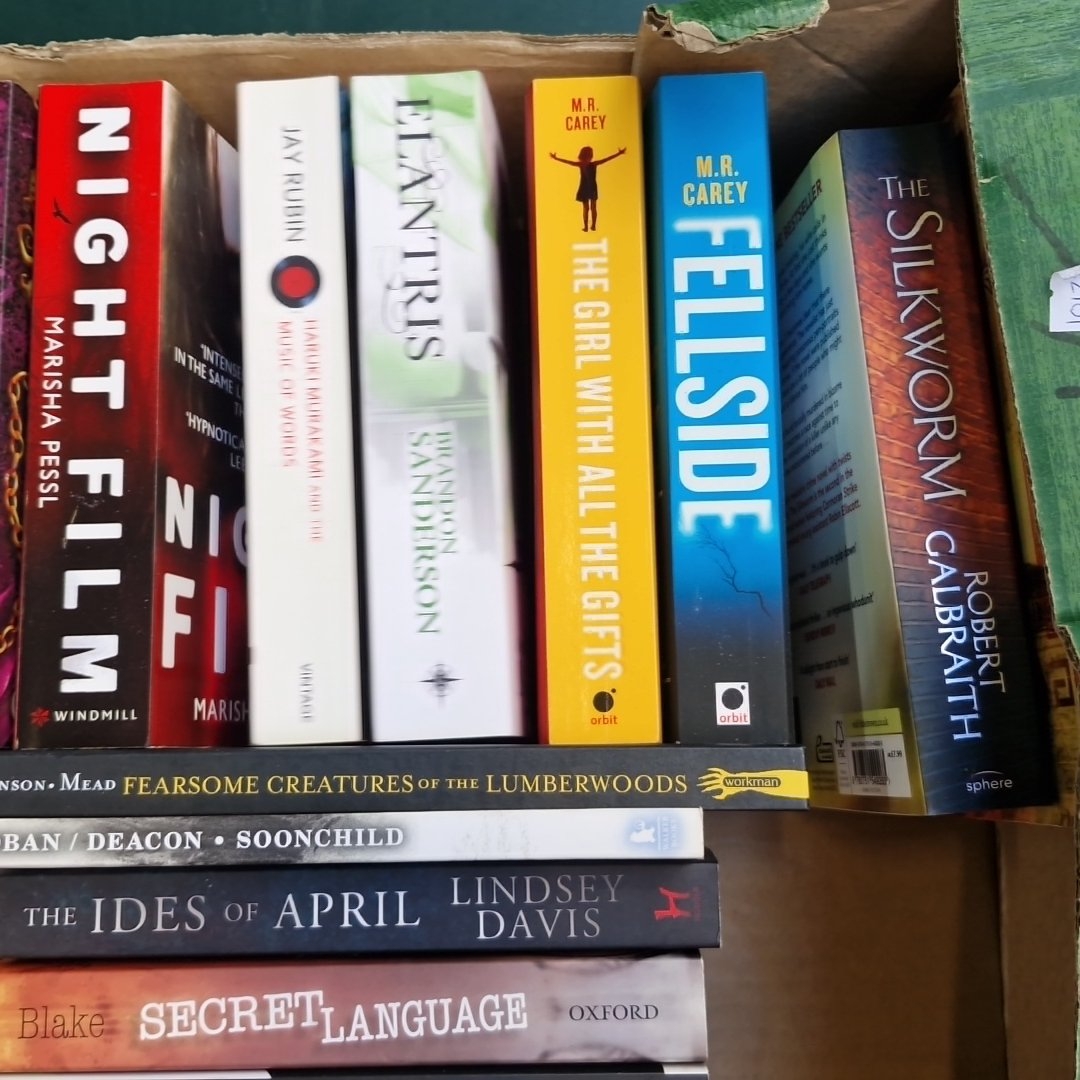 An excellent collection of mostlly as new modern paperback books ...