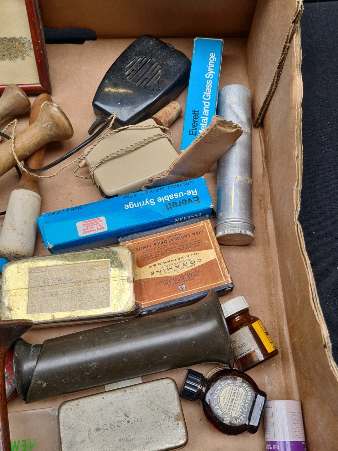 A group of vintage medical and scientific sundries, including Everet ...