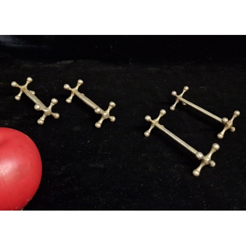 148 - Two pairs of vintgae x cross knife rests. when i see these on a table i always think they add a touc... 