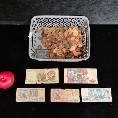 159 - A box of unchecked coinage and banknotes.