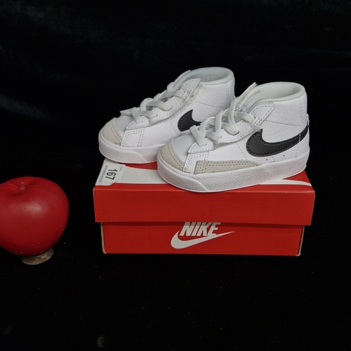 167 - A pair of alomost new in box Nike Blazer Mid 77 children's high top trainers. Size Child UK 4.5. €45... 