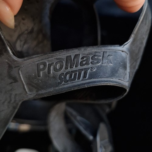 154 - A Scott ProMask CL 3 full facepiece respirator. Size M/L. RRP €172 Great for artists or restorers.