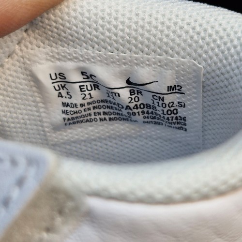 167 - A pair of alomost new in box Nike Blazer Mid 77 children's high top trainers. Size Child UK 4.5. €45... 