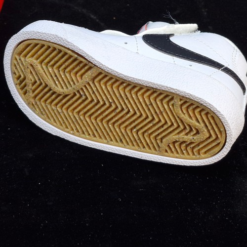 167 - A pair of alomost new in box Nike Blazer Mid 77 children's high top trainers. Size Child UK 4.5. €45... 