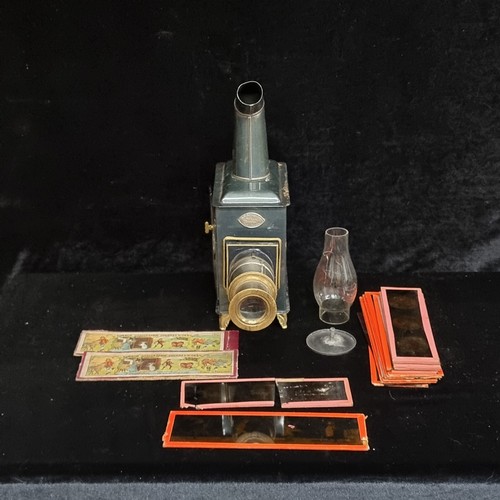 151 - Star Lot: A fabulous antique 19th century A.W. Gamage Ltd Holborn London magic lantern projector. Pr... 