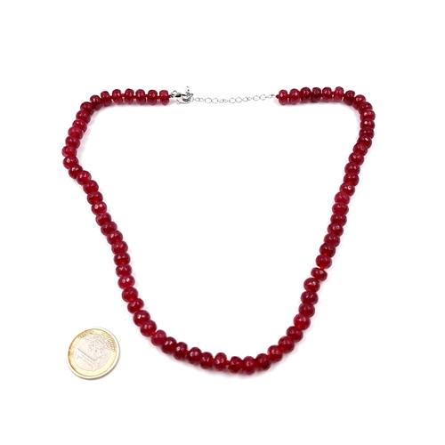 15 - A Stunning Garnet gemstone necklace with adjustable chain clasp . Weight - 38.7 grams. Cold to the t... 