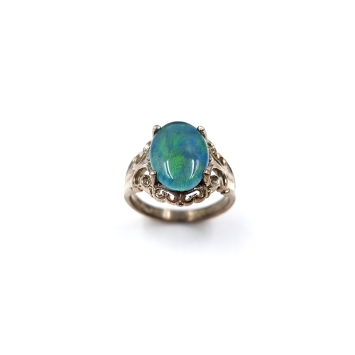 25 - A vintage Cabochon Opal gemstone ring set in Sterling Silver. Size - O 1/2, Weight - 4.7 grams. Plea... 