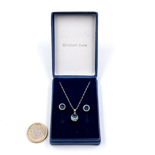 37 - A matching set in Sterling Silver 925 pendant necklace and stud earrings. Total weight - 3 grams. Pl... 