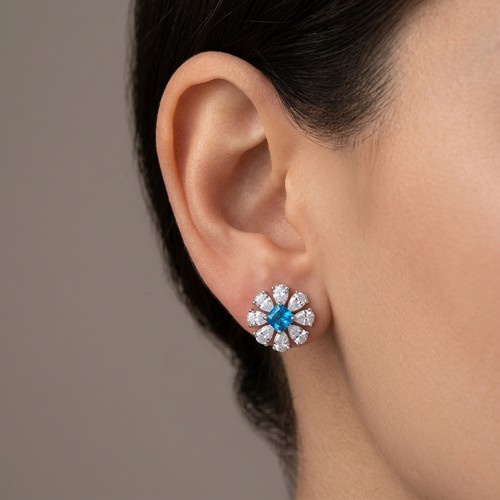 23 - A vibrant pair of Sterling Silver floral cluster gemstone earrings. Weight - 6 grams. Nicely Boxed. ... 