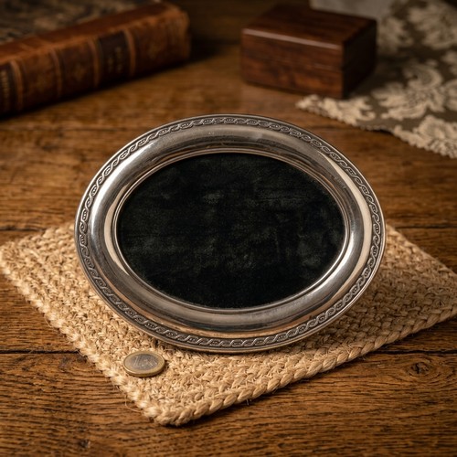 58 - An Irish Silver photo frame. Hallmarked Dublin dating to 1994.