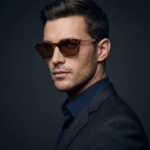 39 - A pair of prescription Givenchy sunglasses. Set with faux tortoise shell frame. Lenses in good clean... 