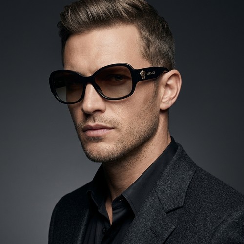 42 - A pair of Versace designer sunglasses. In Versace box. Similar RRP €345