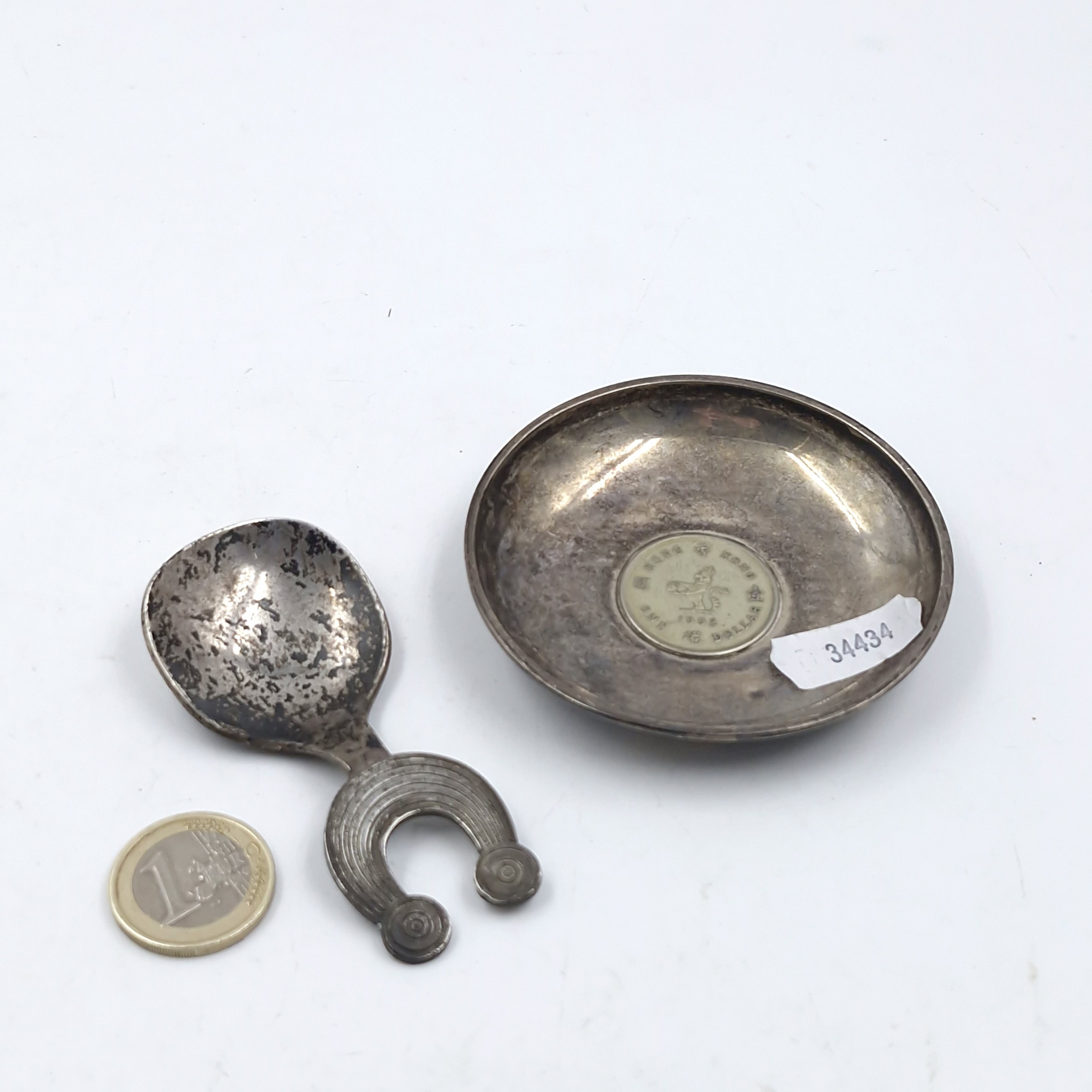 Star lot: An Irish silver 1973 E.E.C. commemorative hallmark tea caddy ...
