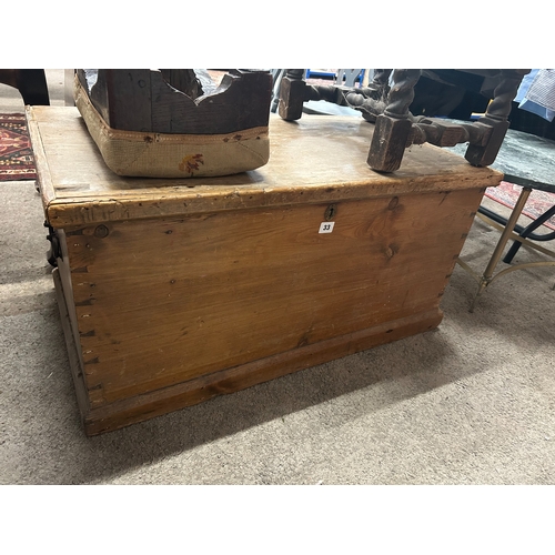 Lot 33        