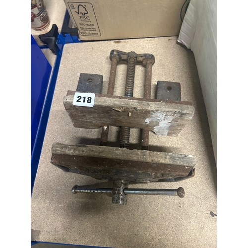 218 - Nintendo Entertainment System (NES) console, three controllers, gun controller and three games