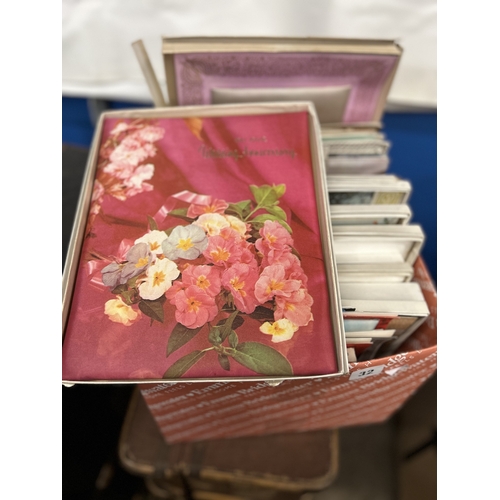 32 - Large collection boxed vintage greetings cards