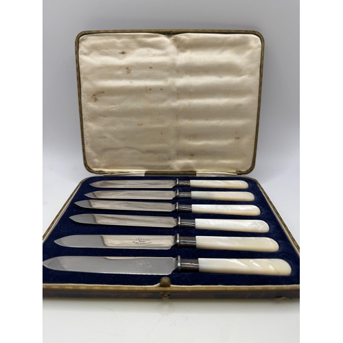 18 - Edward VII silver-capped ribbed match strike, 6.5cm high, together with a cased set of six side kniv... 