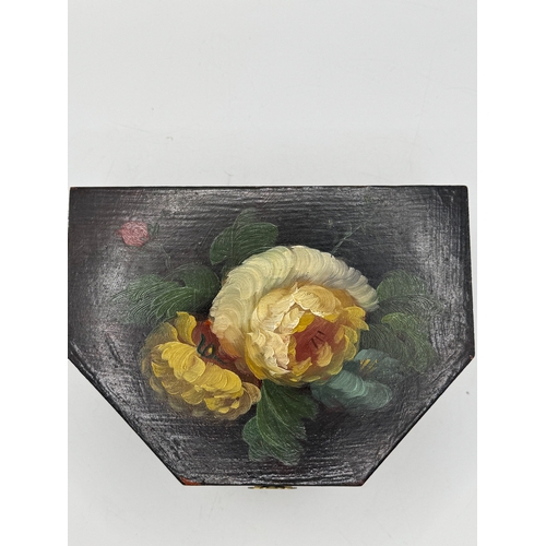 26 - Mixed collection of antique jewellery, trinket and similar small boxes, printed tin etc together wit... 