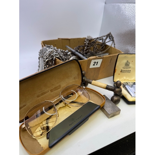 21 - Antique and later fob / pocket watches, Ronson and other cigarette lighters, costume and other jewel... 