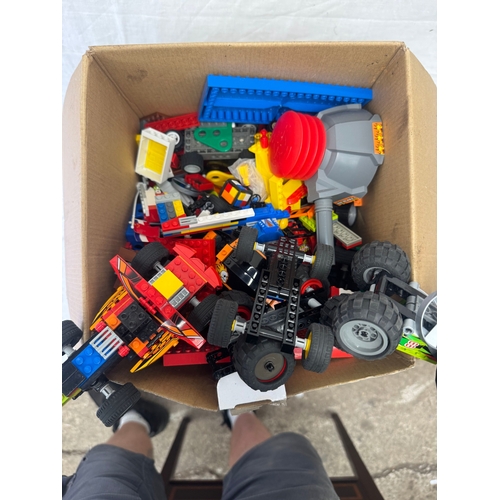 62 - Large collection unboxed Lego pieces, from various sets, dates etc