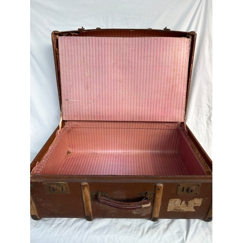25 - Vintage steamer trunk with interior tray