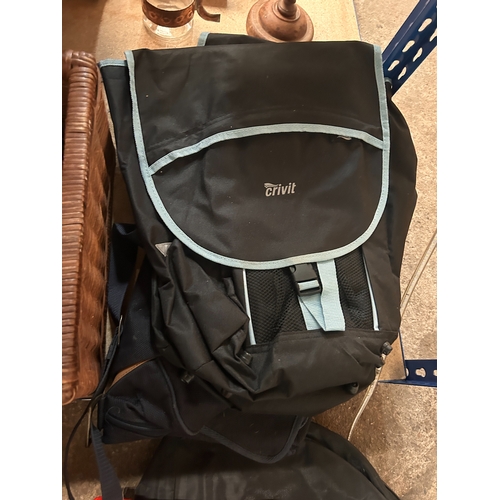 18 - Collection of bags and rucksacks to include a Exectron 70 hiking rucksack example