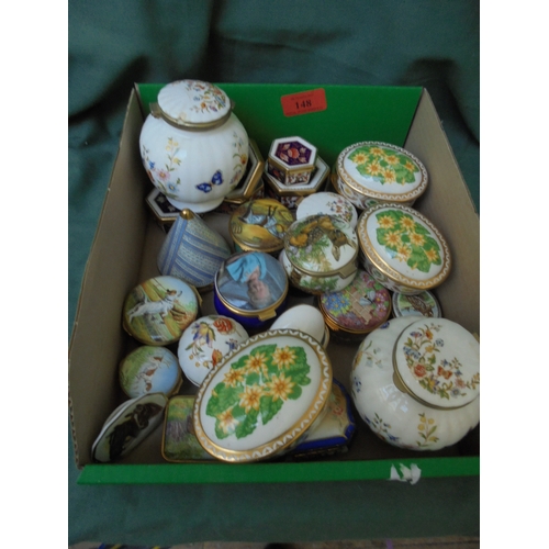 148 - A large variety of small lidded pill/patch boxes by various makers including Royal Crown Derby toget... 