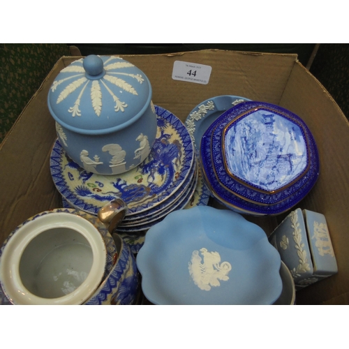 44 - Collection of blue and white items incl part Japanese tea set, blue and white Wedgwood items and Rin... 