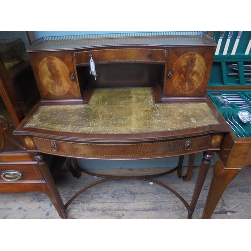 656 - Neat mahogany leather topped bonheur-de-jour with central drawer and 2 cupboards and drawer over, me... 