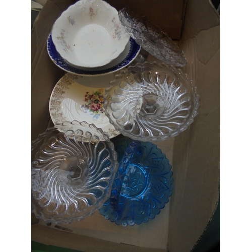 8 - Mixed box containing glass and ceramic dishes on stands