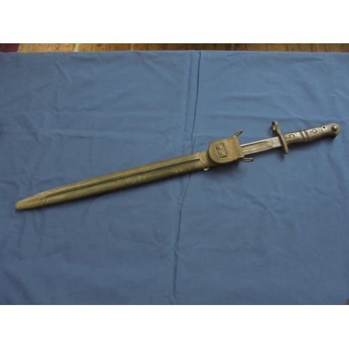 630L - Military bayonet with metal sheath, possibly First World War