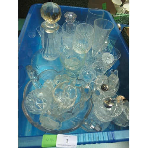 1 - Collection of cut glass, decanters, bowls and other glass items (Guide Price £10-£20)