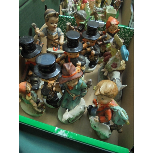 15 - Number of Hummel style figures (12)