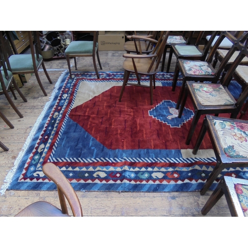 639 - Heavy Midddle Eastern style rug in good condition (120'' x 73'')