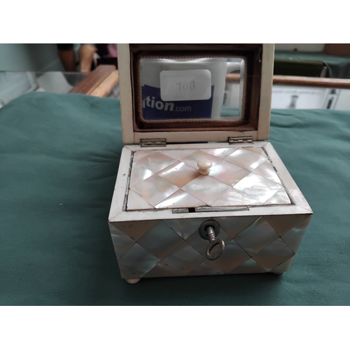 490 - Mother of Pearl lidded box, glass topped with inner mother of pearl lid, lockable with key