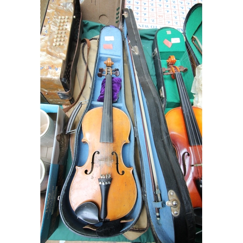 11 - Vintage Violin in case with 2 bows and neck cushion