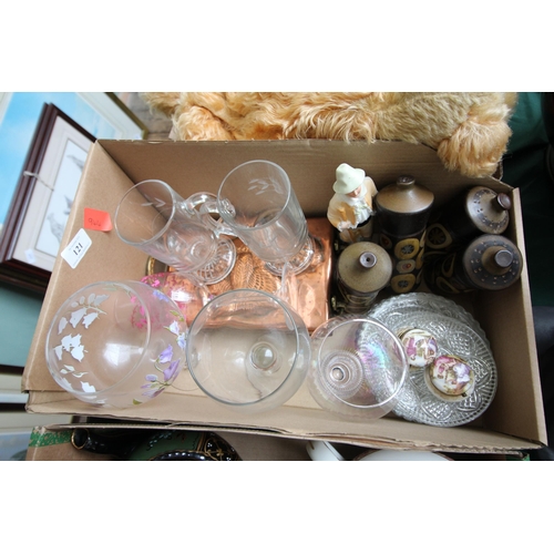 121 - Magpie lot of glassware, copper plaque, Hornsea style peppers and salts and figures