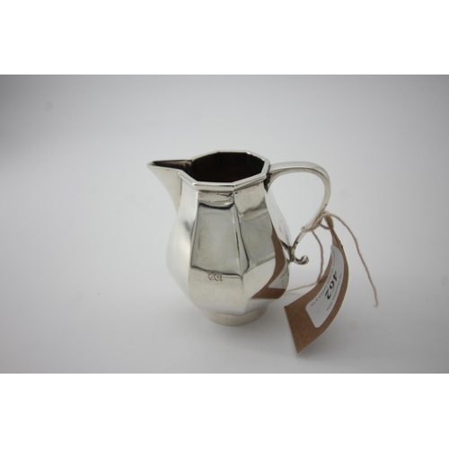 462 - Small silver milk jug (Sheffield 1924)