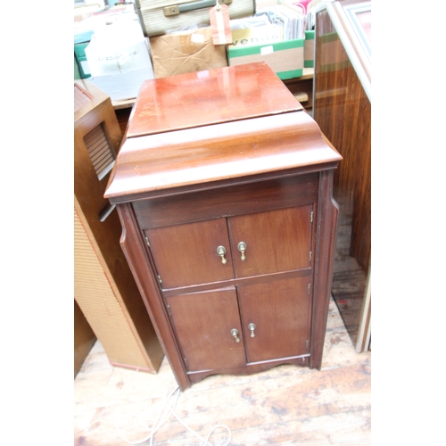 476A - Old floor standing record player entitled Concert Grande converted in 1950's