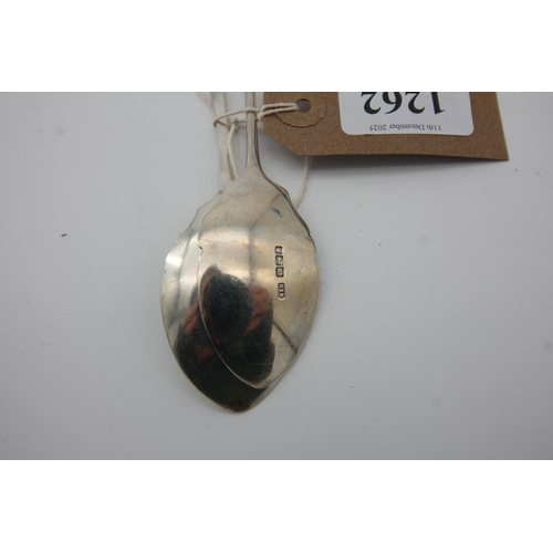 1262 - 2 silver jam spoons, Sheffield 1904 and Chester 1897 (1.4oz)