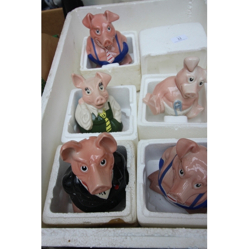 22 - 5 Wade pig money boxes in original containers