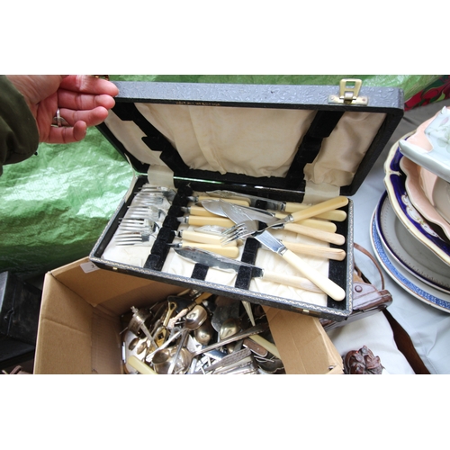 249 - Mixed lot of plated cutlery and various other items