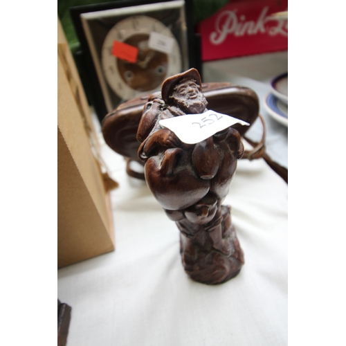 252 - Small Chinese cast ornament